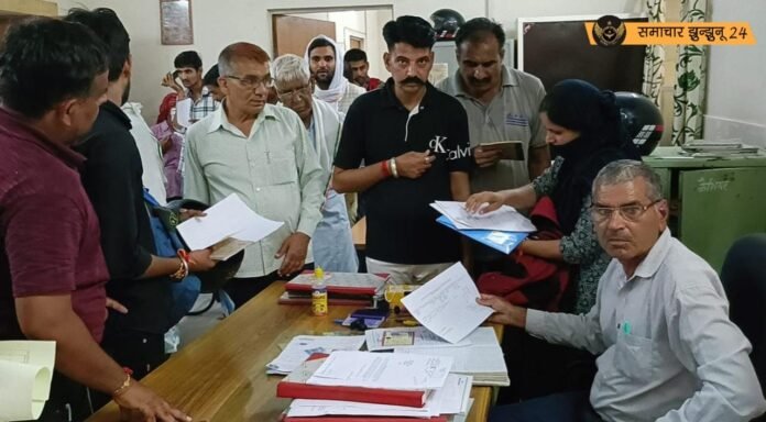 युद्ध सम्मान योजना: चिड़ावा में सैनिक कल्याण कार्यालय में उमड़ी भीड़