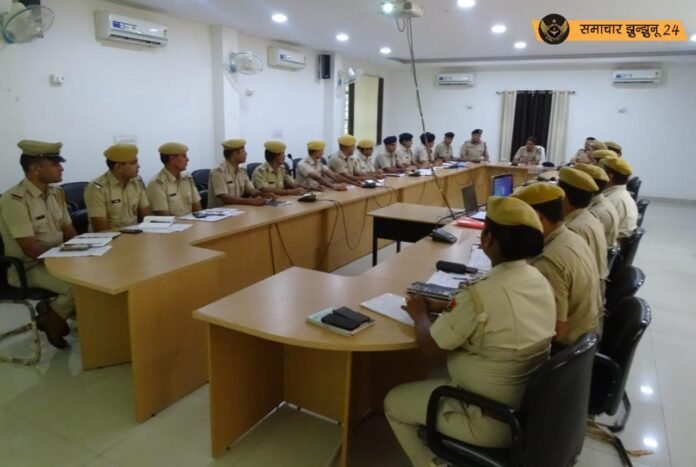 झुंझुनूं: जिले में बढ़ते अपराधों पर लगाम लगाने जिला पुलिस अधीक्षक शरद चौधरी के नेतृत्व में बैठक आयोजित