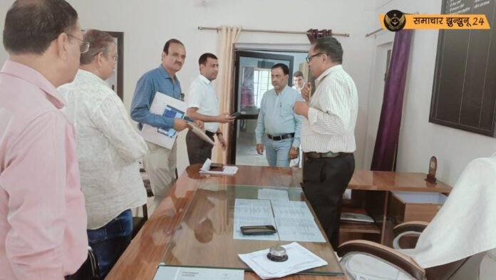 एसडीएम बृजेश गुप्ता ने चिड़ावा में सरकारी दफ्तरों का औचक निरीक्षण किया, 12 कार्यालयों से 15 कार्मिक अनुपस्थित