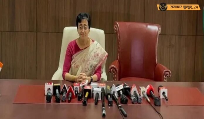 दिल्ली की मुख्यमंत्री आतिशी ने संभाली पद की कमान, केजरीवाल की कुर्सी को बताया 