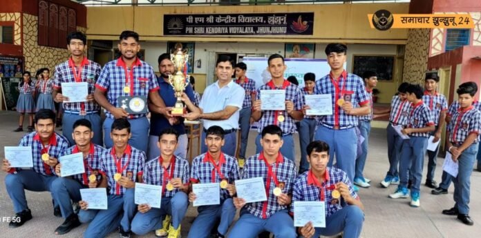 पीएम श्री केंद्र विद्यालय झुंझुनू के बास्केटबॉल खिलाड़ी छात्रों ने जिला स्तरीय प्रतियोगिता में धूम मचाई