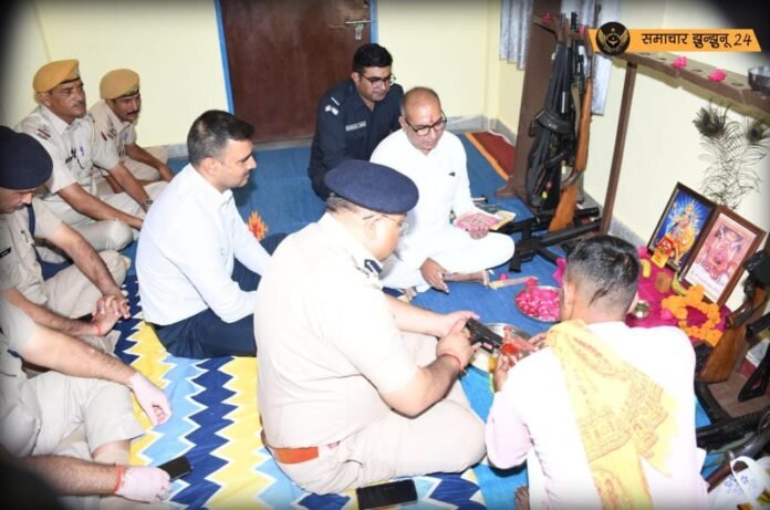 झुंझुनू पुलिस ने विजयादशमी पर किया शस्त्र पूजन