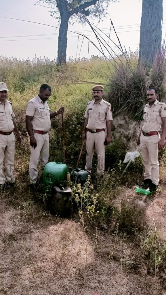 झुंझुनू जिला पुलिस की बड़ी कार्यवाही: विधानसभा उपचुनाव के मद्देनजर अवैध शराब के खिलाफ चला विशेष अभियान, 11050 लीटर अवैध शराब नष्ट की गई