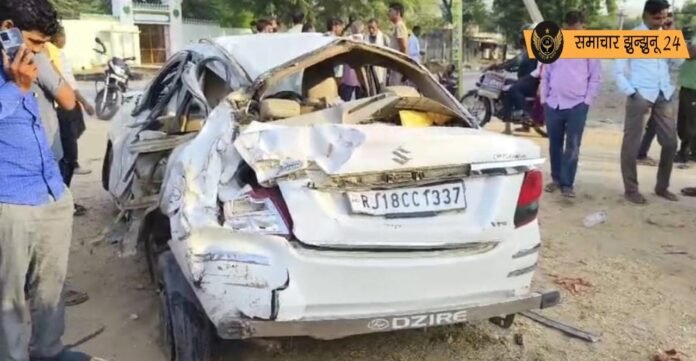 नवलगढ़ में छोटा बस स्टैंड पर अनियंत्रित कार विद्युत पोल से टकराई, बाल-बाल बचे कार सवार, हादसे में गाड़ी पूरी तरह हुई क्षतिग्रस्त