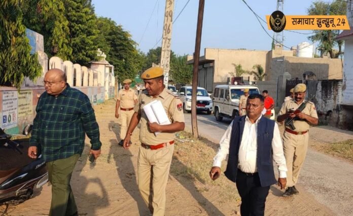 जिला निर्वाचन अधिकारी व पुलिस अधीक्षक ने किया मतदान केंद्रों का निरीक्षण, आमजन से की मतदान की अपील