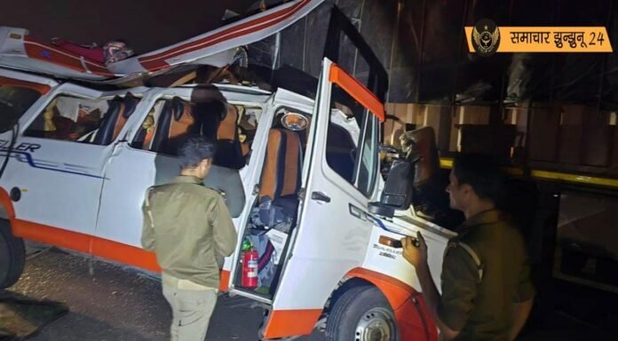 आगरा-लखनऊ एक्सप्रेस-वे हादसा: ट्रक से टकराने पर टूरिस्ट बस में पांच यात्रियों की मौत, 15 घायल