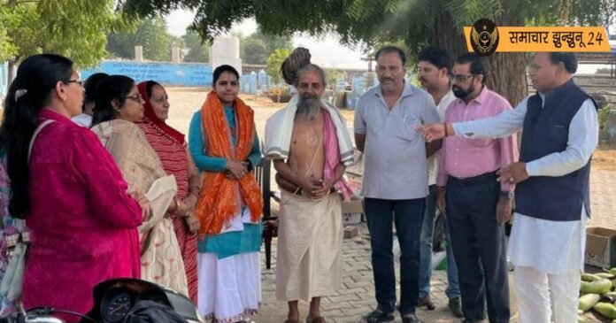 अनंत पब्लिक स्कूल के निदेशक ने पिता को श्रद्धांजलि अर्पित की, नंदियों को फल और सब्जियों का भोग लगाया
