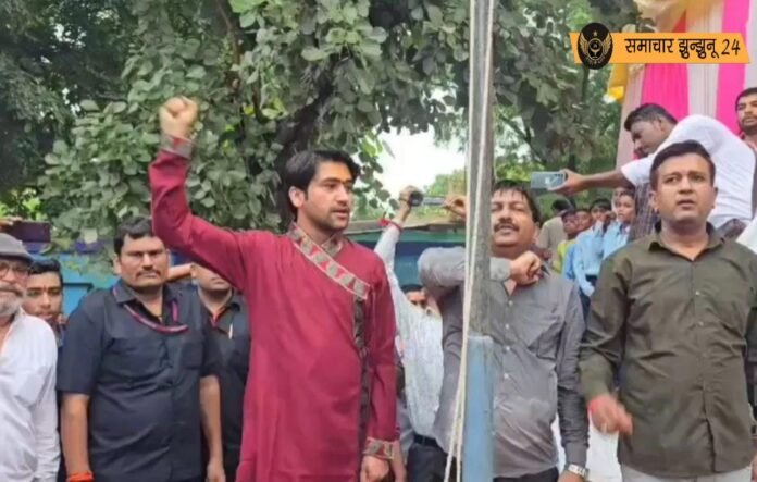 धीरेंद्र शास्त्री का बांग्लादेश के हिंदुओं से आवाहन: 'अगर सड़कों पर नहीं उतरे तो मंदिर-मस्जिद बन जाएंगे'