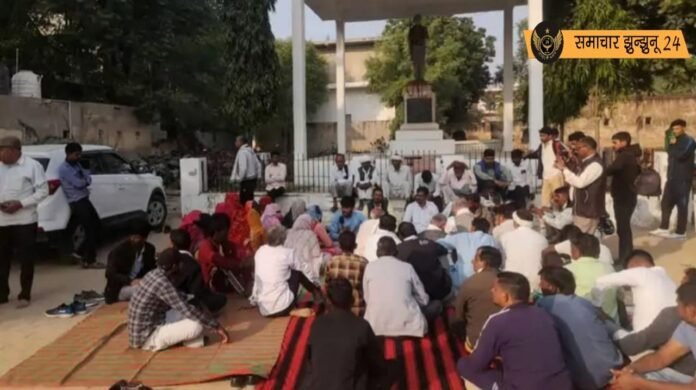सूरजगढ़ में पुलिस-ग्रामीणों के बीच विवाद गहराया, थाने के बाहर प्रदर्शन