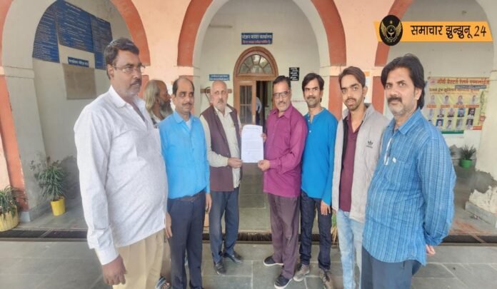 रेलगाड़ियों की मांग को लेकर दिया ज्ञापन : स्टेशन मास्टर के माध्यम से रेल मंत्री, रेलवे बोर्ड चेयरमैन और डीआरएम को भेजा ज्ञापन