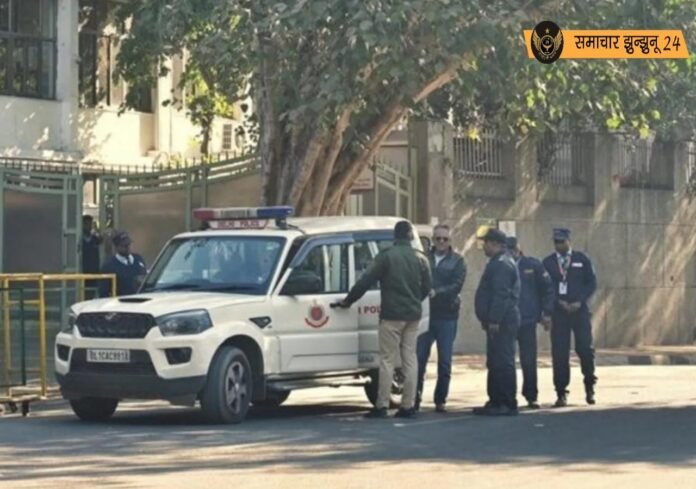 दिल्ली में स्कूलों को बम से उड़ाने की धमकी से मचा हड़कंप