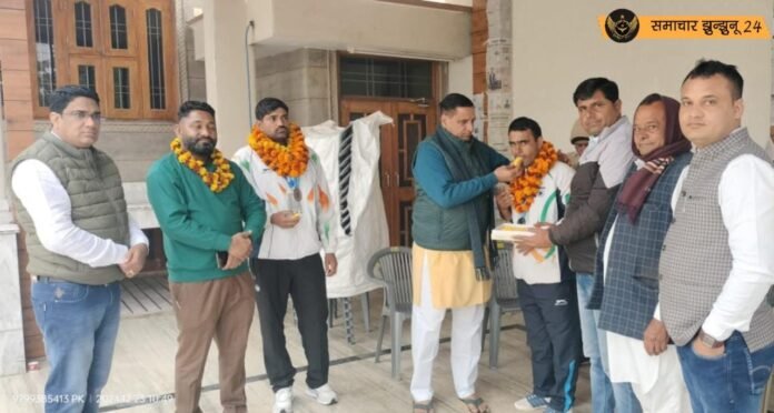एशिया एंड ओशिनिया बीच सैंबो प्रतियोगिता 2024: राजस्थान के तीनों खिलाड़ियों ने श्रीलंका में जीते रजत पदक, देश लौटने पर हुआ अभूतपूर्व स्वागत