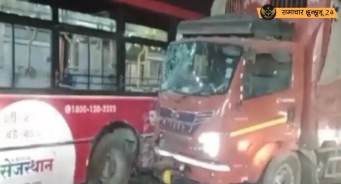 जयपुर-अजमेर हाईवे पर लो फ्लोर बस और ट्रक में भीषण टक्कर, 10 लोग घायल