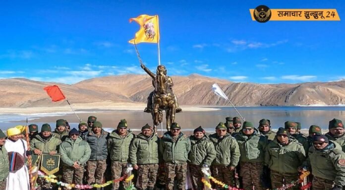 भारतीय सेना ने पूर्वी लद्दाख में पैंगोंग झील के तट पर स्थापित की मराठा योद्धा छत्रपति शिवाजी की प्रतिमा