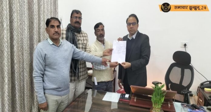 रबी फसल के मुआवजे के लिए किसानों ने जिला प्रशासन से की गुहार