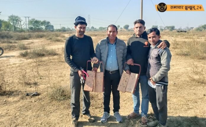 बुडाना सबस्टेशन के कर्मचारियों के लिए सीताराम बास बुडाना ने दी सुरक्षा चप्पलें
