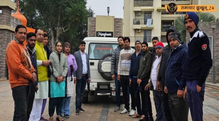 झुंझुनू में सड़क सुरक्षा अभियान: 300 वाहन चालकों को बांधे गए नेक बेल्ट