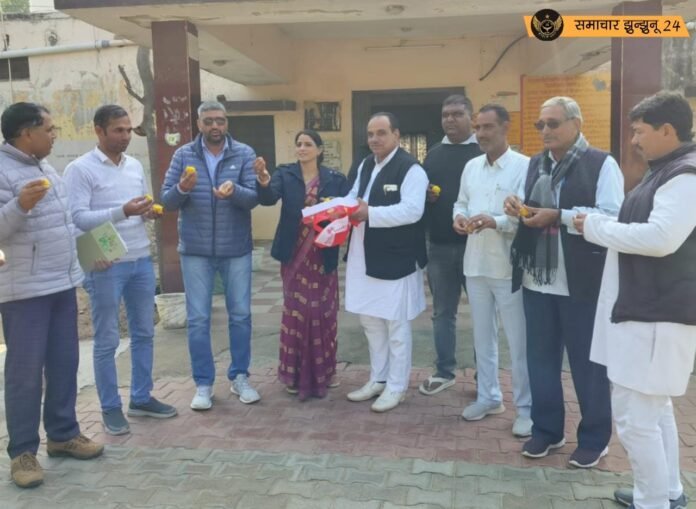 सरपंचों का कार्यकाल बढ़ाने पर राष्ट्रीय सरपंच संघ ने मिठाई खिलाकर मनाई खुशियां, मुख्यमंत्री का आभार जताया