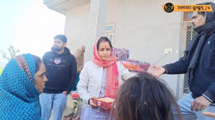 सुमन और कर्मवीर थाकन ने बेटे के जन्मदिन पर किया नेक काम, नट बस्ती के लोगों को दी रजाइयां: सेवा भारती के तत्वावधान में आयोजित किया गया कार्यक्रम