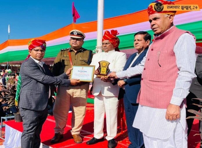 डॉ. विकास काला विकास योजनाओं को जन-जन तक पहुंचाने में उत्कृष्ट योगदान के लिए सम्मानित