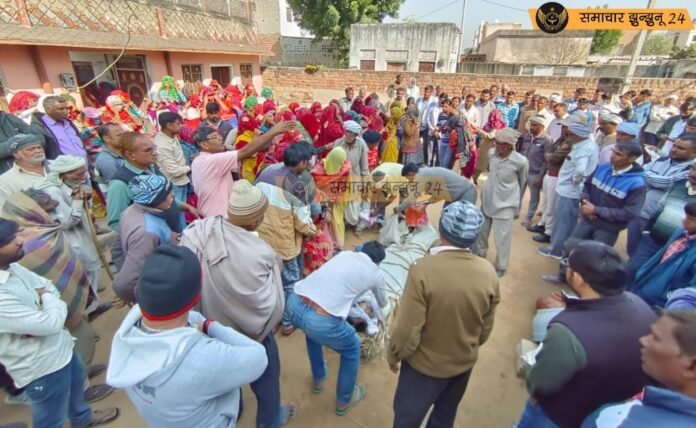 मणिपुर में फायरिंग के बाद मृत सीआरपीएफ जवान के अन्तिम संस्कार में विवाद की स्थिति, सैन्य सम्मान न दिए जाने से नाराजगी, अंत्येष्टि को रोक कर धरने पर बैठे परिजन और ग्रामीण