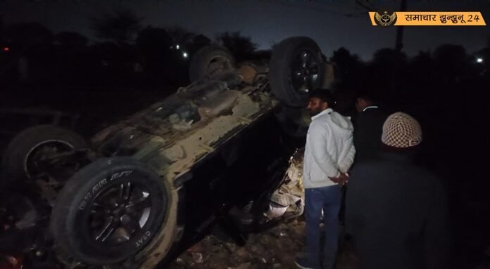 चिड़ावा में कल देर रात भीषण सड़क हादसा: थार पलटी, दो युवक गंभीर रूप से घायल