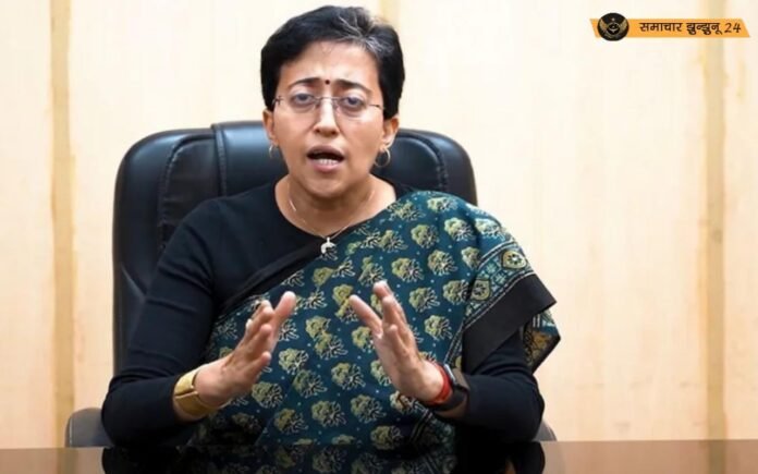 दिल्ली विधानसभा में AAP विधायकों का प्रवेश रोकने को लेकर विपक्षी नेता आतिशी की पुलिस से तीखी बहस