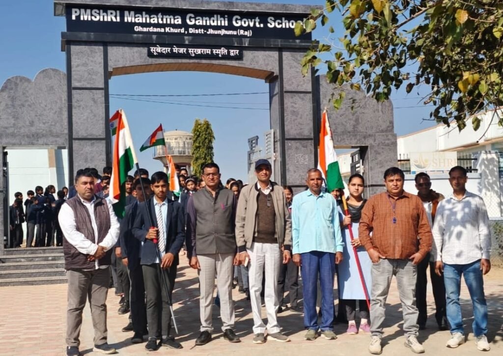 पुलवामा हमले के शहीदों को श्रद्धांजलि, घरड़ाना खुर्द में शहीद स्मारक तक निकाली तिरंगा रैली