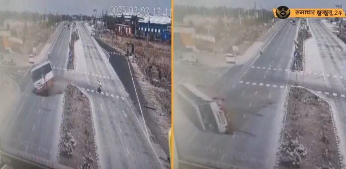 महाराष्ट्र के लातूर में बड़ा सड़क हादसा, बस पलटने से 25 यात्री घायल