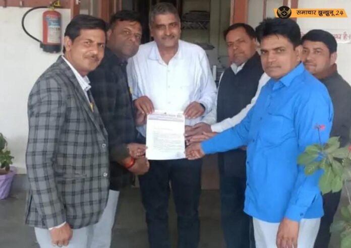 चिड़ावा में दैनिक रेल यात्री संघ ने रेल सुविधाओं के विस्तार की मांग की, स्टेशन अधीक्षक को सौंपा गया ज्ञापन, ट्रेनों के ठहराव और विस्तार की रखी मांग