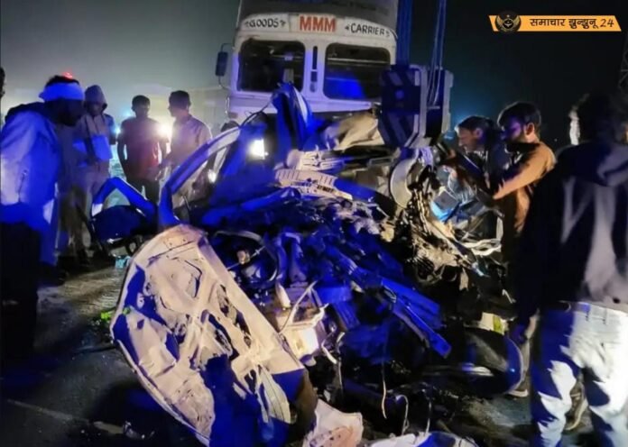 आबूरोड में भीषण सड़क हादसा: तेज रफ्तार कार ट्रॉले से टकराई, एक ही परिवार के 6 लोगों की मौत