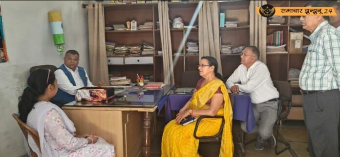 जिला कलेक्टर ने सरकारी और निजी संस्थानों का किया औचक निरीक्षण
