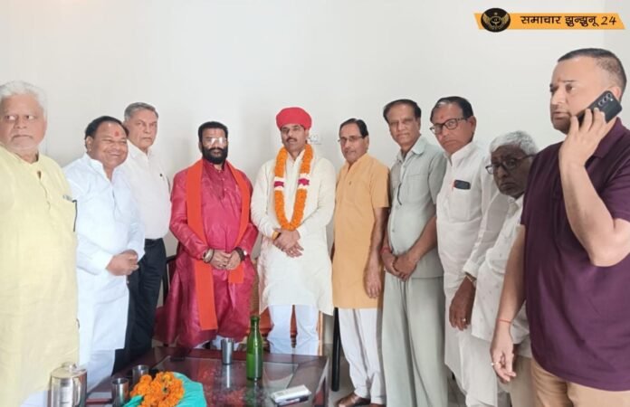 ब्राह्मण समाज ने नवलगढ़ विधायक विक्रम सिंह जाखल का किया सम्मान
