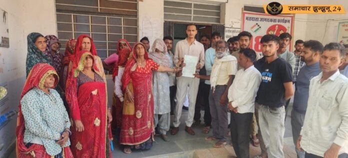 निजामपुर तन ओजटू में पानी की समस्या गंभीर, ग्रामीणों ने तहसीलदार को सौंपा ज्ञापन