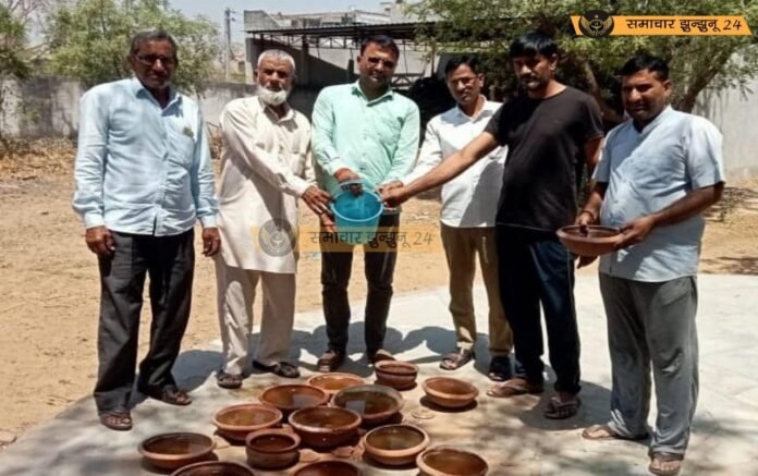 भूतनाथ सेवा समिति की पहल पर चिड़ावा में पक्षियों के लिए लगाए गए परिंडे, पर्यावरण संरक्षण की दिशा में अनुकरणीय कदम