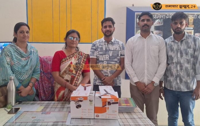 धत्तरवाला स्कूल को भामाशाह सुशील कुमार ने भेंट किए से दो सीलिंग फैन, विद्यालय के रंगाई पुताई में सहयोग का दिया आश्वासन