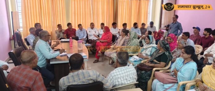 सिंघाना पंचायत समिति की नवनियुक्त प्रधान सरला सैनी ने संभाली कमान, अधिकारियों संग की पहली बैठक