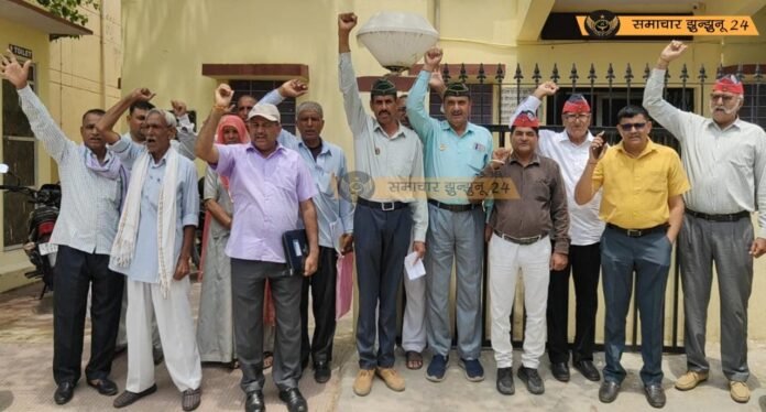 झुंझुनू के पूर्व सैनिकों ने जताया संकल्प: जरूरत पड़ी तो सीमा पर जाने को तैयार