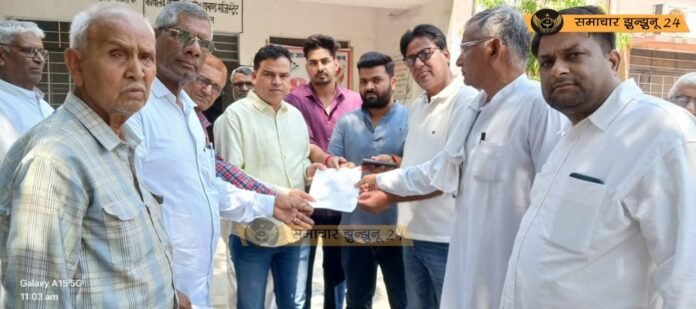चिड़ावा: वार्ड 2 और 39 में अधूरे व घटिया नाली निर्माण पर जताई नाराजगी, पानी की समस्या का भी उठाया मुद्दा, एसडीएम को सौंपा ज्ञापन