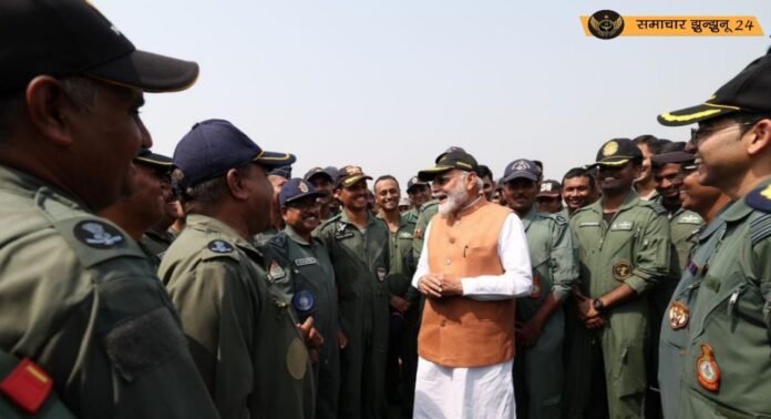 प्रधानमंत्री मोदी ने आदमपुर एयरबेस पर वायुसेना के जवानों से की मुलाकात, ऑपरेशन सिंदूर के बाद देश को दिया सशक्त संदेश