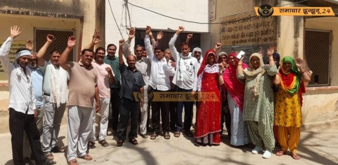 चिड़ावा: विकासनगर में महीनों से नहीं आया नल का पानी, वार्ड 32 के लोग पहुंचे जलदाय विभाग, जताया रोष