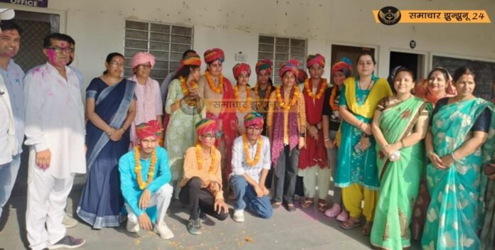 चिड़ावा में वीर सावरकर शिक्षण संस्थान ने निकाला मेधावी छात्रों के सम्मान में रंगारंग विजय जुलूस, विज्ञान वर्ग में भावना नायक ने 98% अंक हासिल कर चिड़ावा में मारी बाज़ी, दिव्या सोनी बनीं कला वर्ग की टॉपर