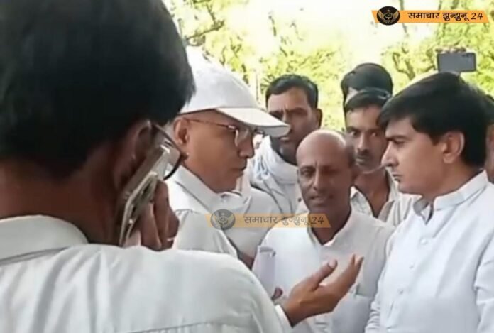 जनता जल योजना कर्मियों को संविदा सेवा नियमों में शामिल करने की मांग, पीएचडी मंत्री को सौंपा गया ज्ञापन