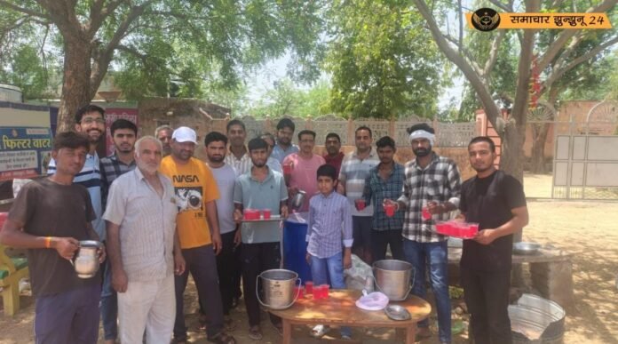 श्योपुरा गांव में निर्जला एकादशी पर शीतल पेय वितरण कर दिखाया सेवा भाव