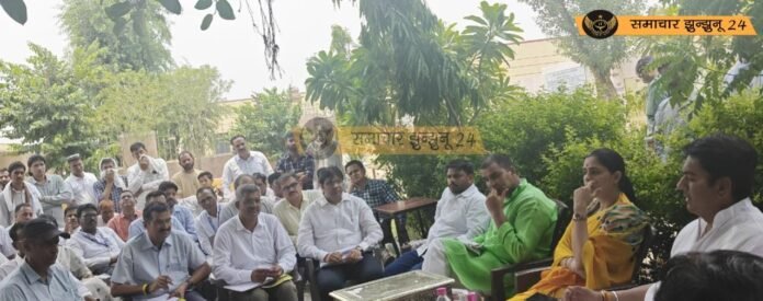 वंदे गंगा जल संरक्षण जन अभियान के तहत सौंथली में ट्यूबवेल पूजन, मंत्री ने पेड़ के नीचे ली बैठक