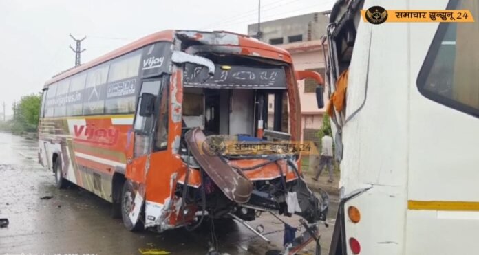 नवलगढ़ में बसों की टक्कर से मचा हड़कंप, तेज रफ्तार बनी हादसे का कारण, ड्राइवर गंभीर घायल